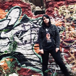 Meet your Posher, Victoria